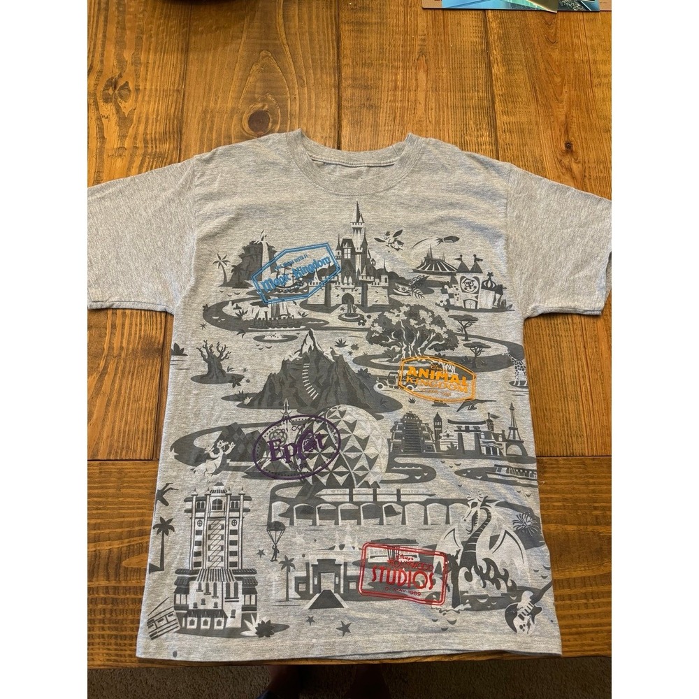 Disney parks‎ large print size M shirt